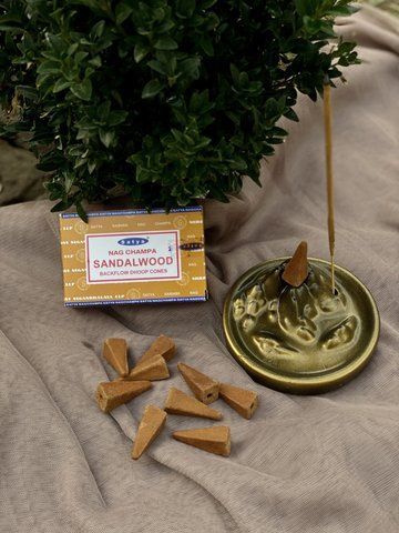 Конуси Рідкий дим Сандал Сатья Satya Back Flow cones SANDALWOOD 000BD0004 фото